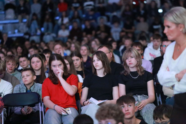 Powstań i żyj. 10 października