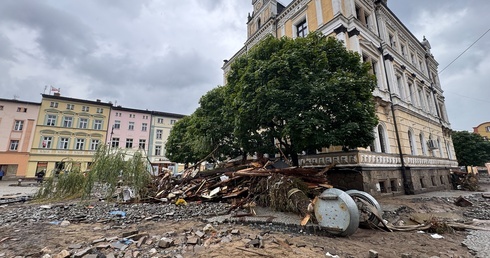 Powódź w Polsce: setki milionów złotych na ratowanie zabytków 