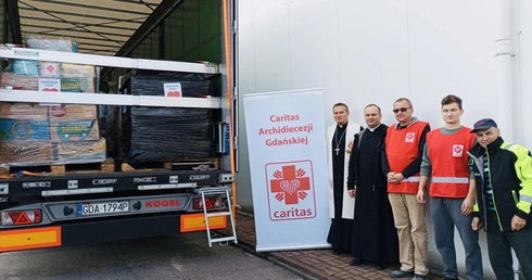 Pomoc ruszyła na południe