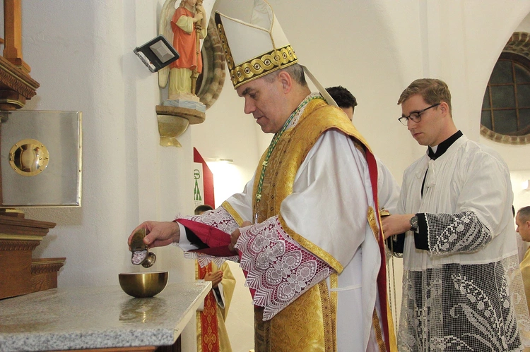 Konsekracja ołtarza w kościele św. Jerzego w Słupsku - cz. 2