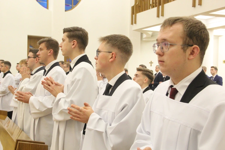 Cieszę się każdym z was i dziękuję za was Bogu