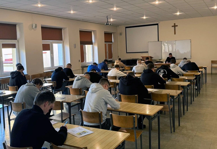 Chcą bardziej wierzyć przy ołtarzu