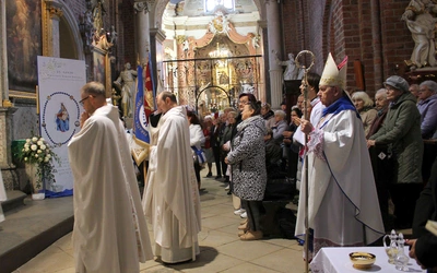 Nie ustawajcie w tej modlitwie, bo świat jej potrzebuje