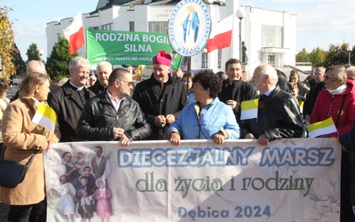 Ulicami Dębicy przeszedł Diecezjalny Marsz dla Życia i Rodziny