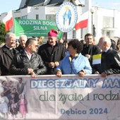 Ulicami Dębicy przeszedł Diecezjalny Marsz dla Życia i Rodziny