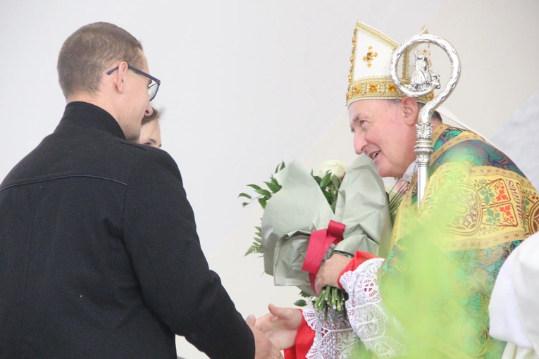 Dębica. Msza św. na rozpoczęcie Marszu dla Życia i Rodziny