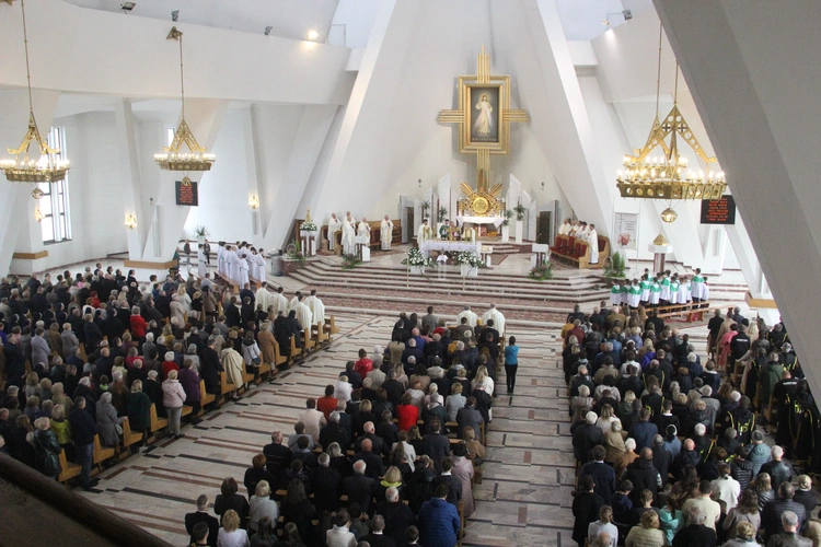 Dębica. Msza św. na rozpoczęcie Marszu dla Życia i Rodziny