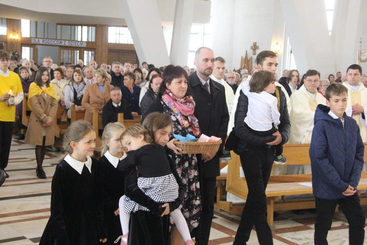 Dębica. Msza św. na rozpoczęcie Marszu dla Życia i Rodziny