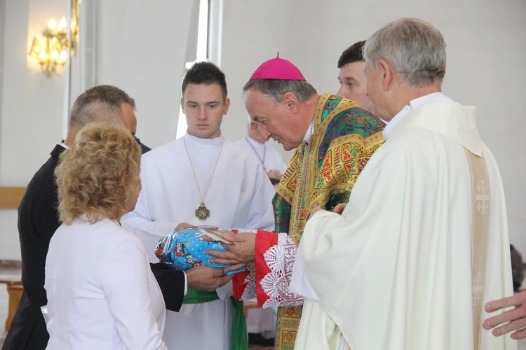 Dębica. Msza św. na rozpoczęcie Marszu dla Życia i Rodziny