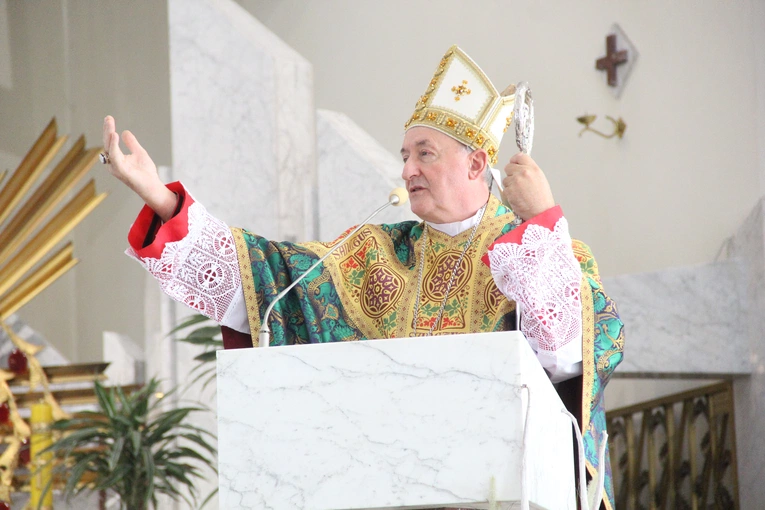 Dębica. Msza św. na rozpoczęcie Marszu dla Życia i Rodziny