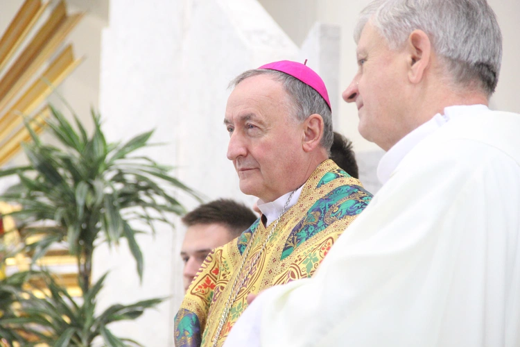 Dębica. Msza św. na rozpoczęcie Marszu dla Życia i Rodziny