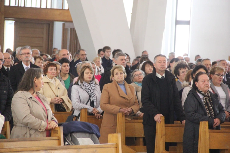 Dębica. Msza św. na rozpoczęcie Marszu dla Życia i Rodziny