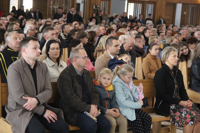 Dębica. Msza św. na rozpoczęcie Marszu dla Życia i Rodziny