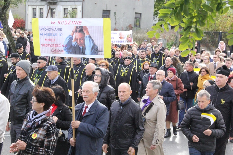Dębica. Diecezjalny Marsz dla Życia i Rodziny 2024