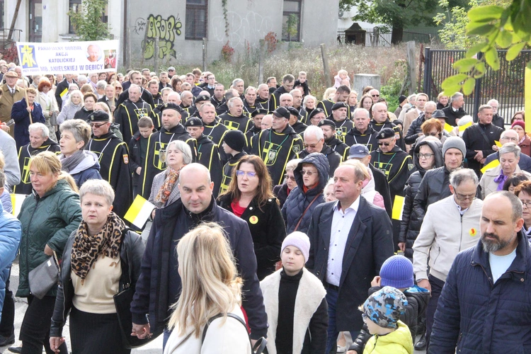 Dębica. Diecezjalny Marsz dla Życia i Rodziny 2024