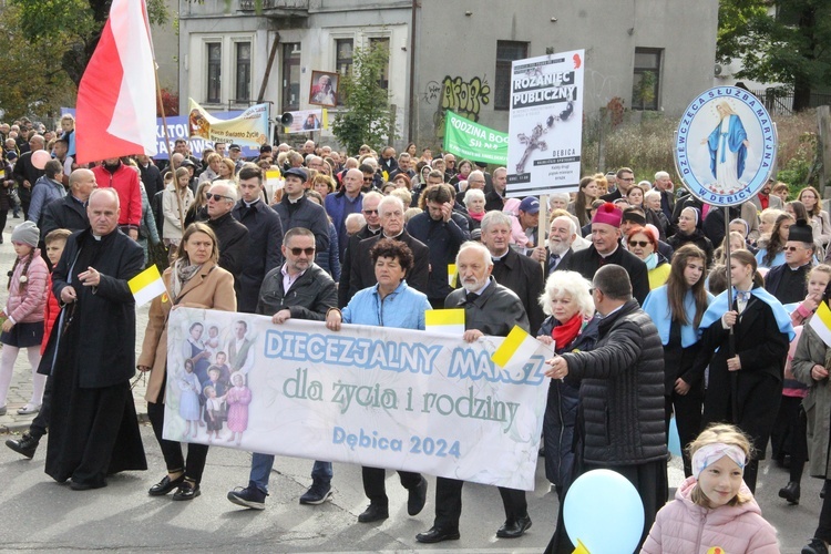 Dębica. Diecezjalny Marsz dla Życia i Rodziny 2024