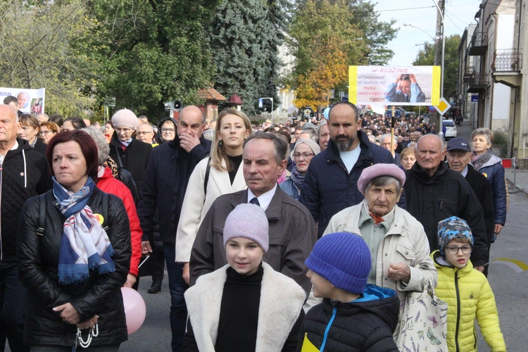 Dębica. Diecezjalny Marsz dla Życia i Rodziny 2024