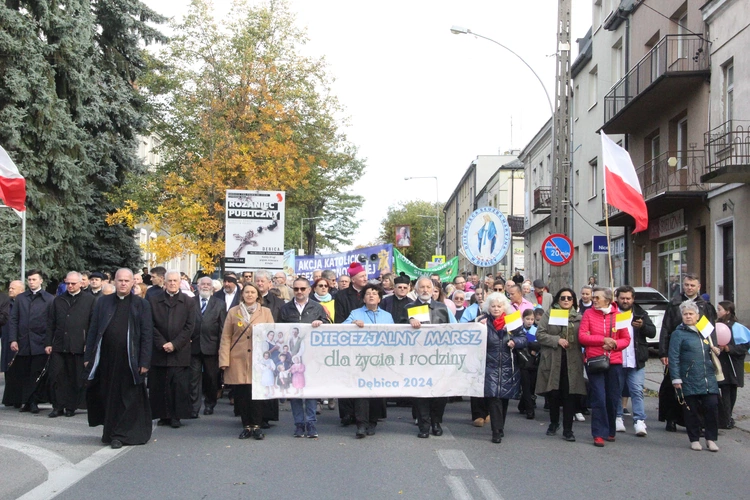 Dębica. Diecezjalny Marsz dla Życia i Rodziny 2024