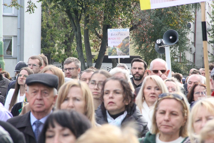 Dębica. Diecezjalny Marsz dla Życia i Rodziny 2024