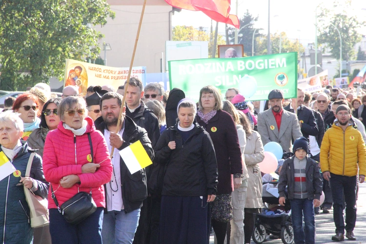 Dębica. Diecezjalny Marsz dla Życia i Rodziny 2024