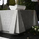 Pomnik i grobowiec dzieci utraconych w Darłowie