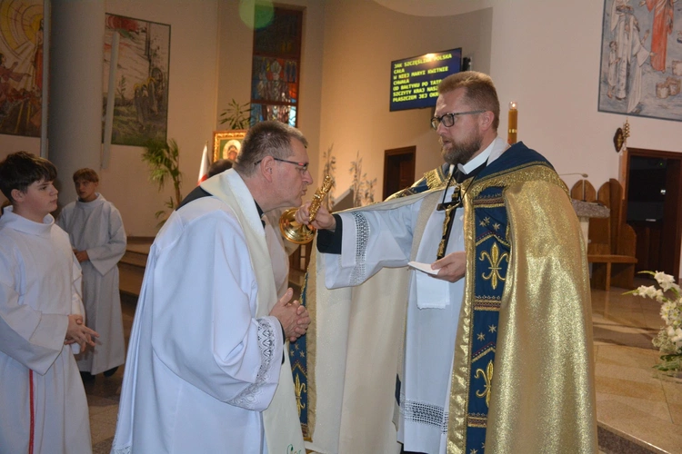 Świniarsko. Wprowadzenie relikwii bł. Jerzego Popiełuszki