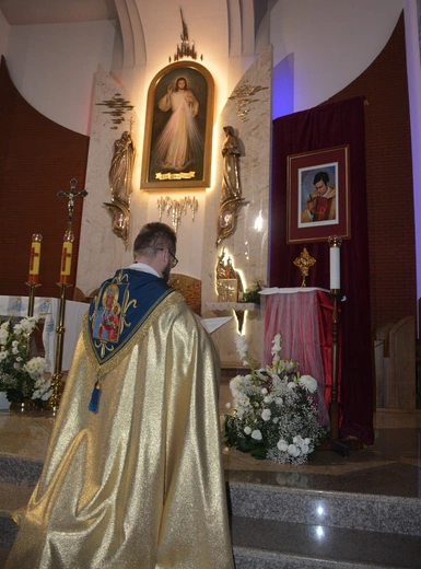 Świniarsko. Wprowadzenie relikwii bł. Jerzego Popiełuszki