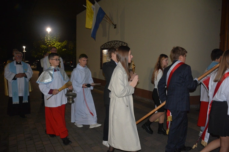 Świniarsko. Wprowadzenie relikwii bł. Jerzego Popiełuszki