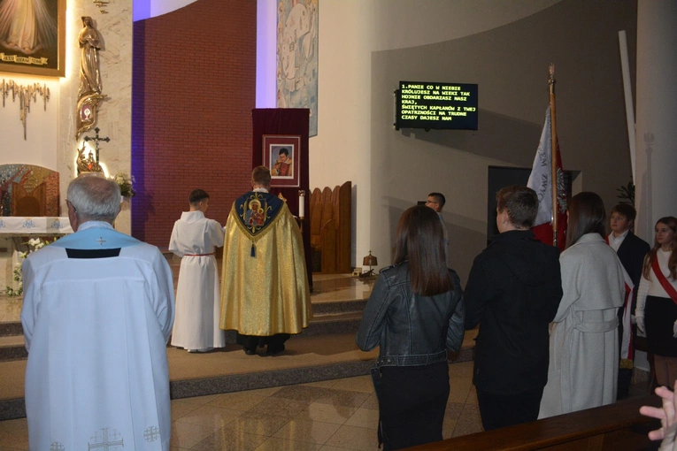 Świniarsko. Wprowadzenie relikwii bł. Jerzego Popiełuszki