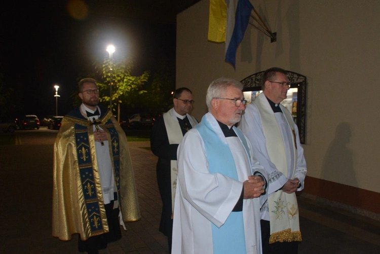 Świniarsko. Wprowadzenie relikwii bł. Jerzego Popiełuszki