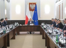Pierwszy rok „demokracji walczącej”