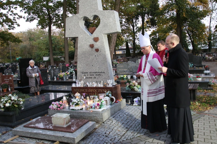 Płock. Pogrzeb dzieci nienarodzonych