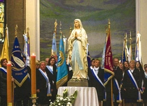 Do katowickiej katedry przyjechali członkowie róż z całej archidiecezji.