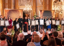	Nagrody wręczane są tym, którzy przyczyniają się  do budowania cywilizacji miłości.
