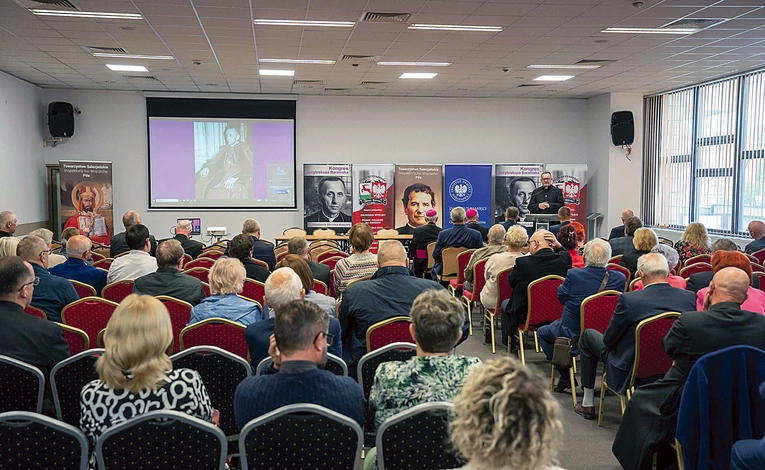 Sympozjum w Hotelu Gromada.