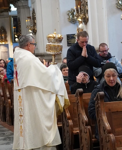 Pielgrzymka chorych do grobu św. Jadwigi Śl.