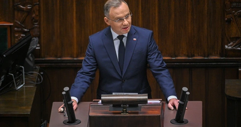 Prezydent Andrzej Duda wygłaszający swoje przemówienie w sejmie