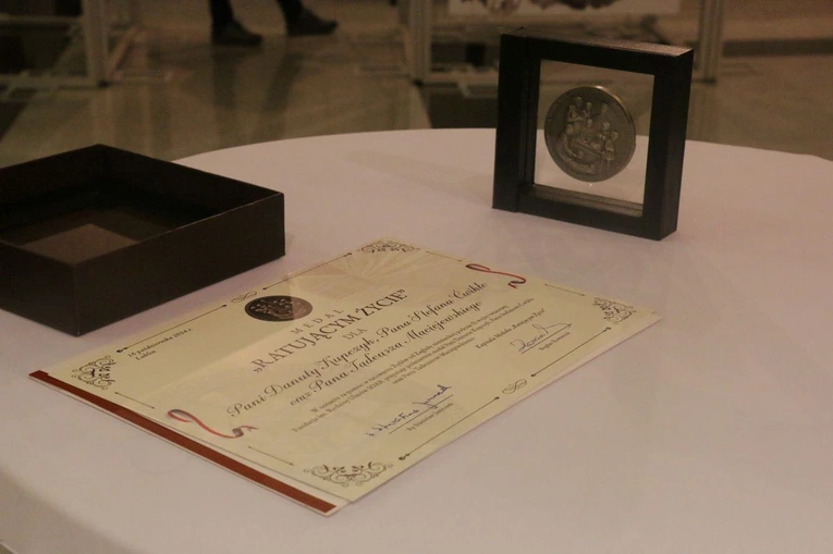 Medal "Ratującym Życie"