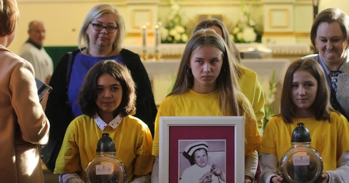 Zgodnie z tradycją obchody rozpocznie uroczysta Eucharystia. 