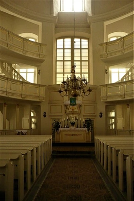 Wnętrze kościoła Opatrzności Bożej we Wrocławiu