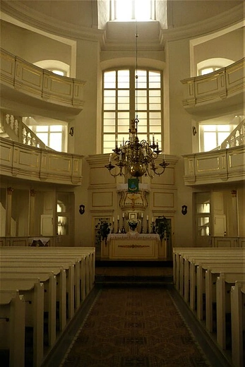 Wnętrze kościoła Opatrzności Bożej we Wrocławiu