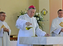 Abp Kupny w Lipkach: Wybudowaliście piękną świątynię. Należą wam się słowa uznania