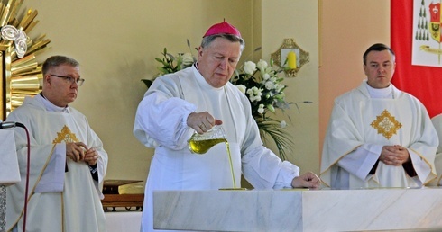 Abp Kupny w Lipkach: Wybudowaliście piękną świątynię. Należą wam się słowa uznania