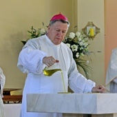 Abp Kupny w Lipkach: Wybudowaliście piękną świątynię. Należą wam się słowa uznania