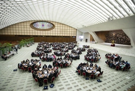 Odpowiedzialni za trwający Synod spotkali się z młodzieżą