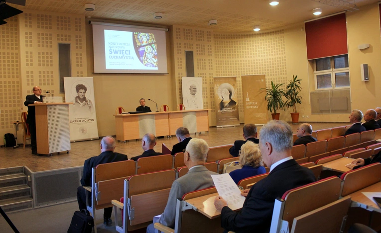 Konferencja "Święci Eucharystią” 