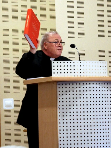 Konferencja "Święci Eucharystią” 