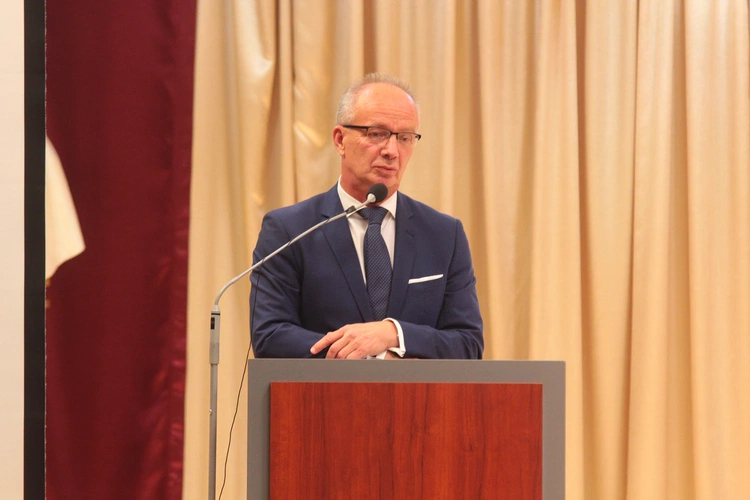 Prof. K. Szwagrzyk z henrykową nagrodą