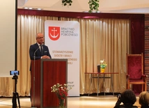 Prof. K. Szwagrzyk z henrykową nagrodą