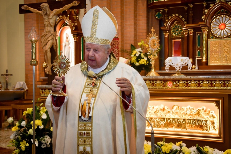Nowy Sącz. Odpust ku czci św. Jana Pawła II z kardynałem
